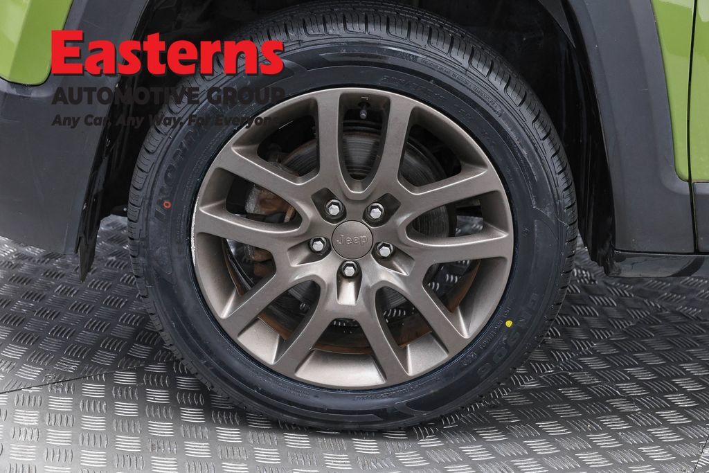 Used 2016 Jeep Renegade 75th Anniversary AWD/4WD image 35