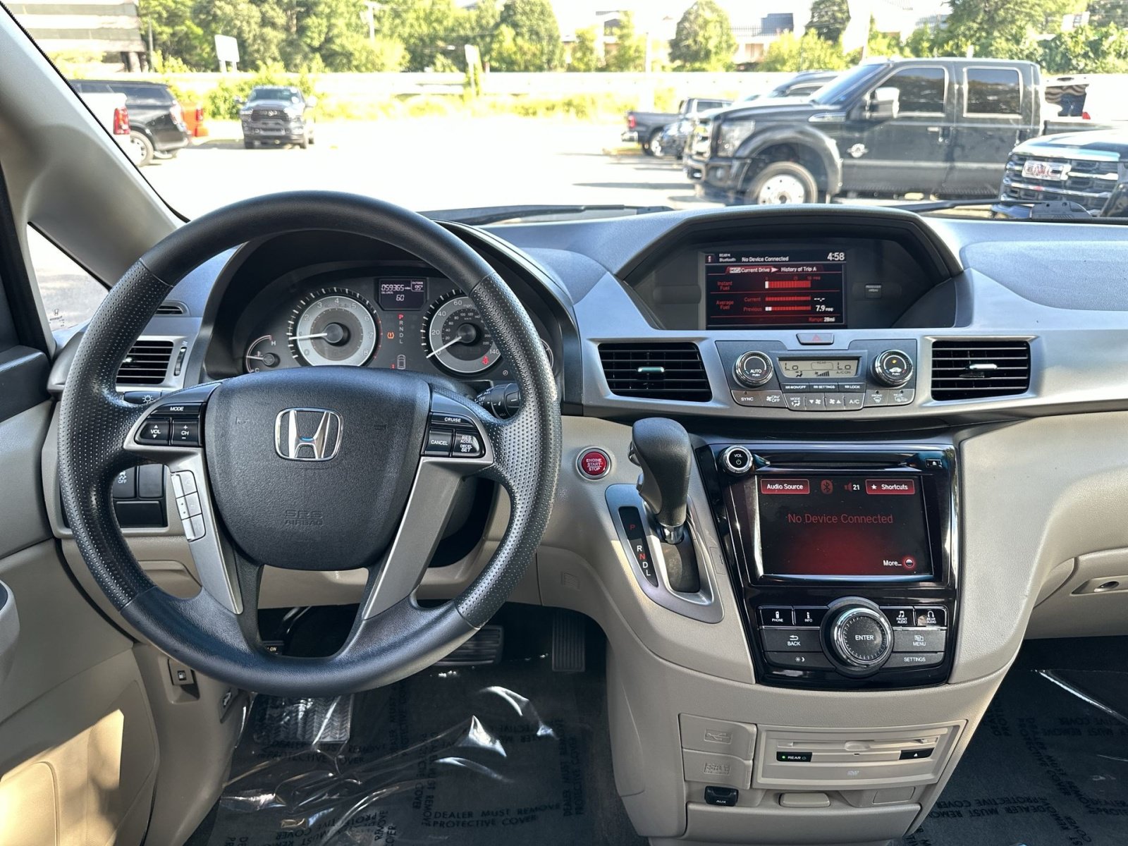 Used 2017 Honda Odyssey SE image 16