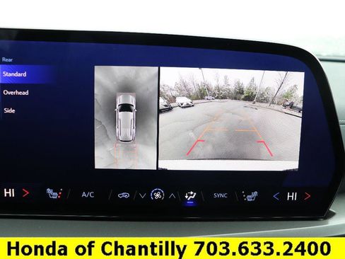 Used 2024 Chevrolet Traverse LT w/ Enhanced Driving Package image 17