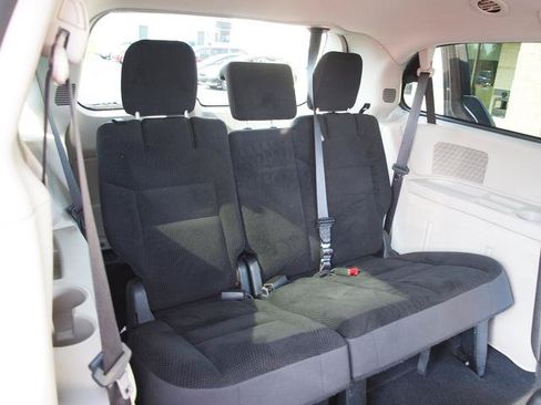 Used 2019 Dodge Grand Caravan SE FWD image 8