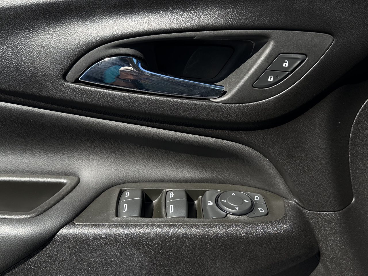 Certified 2024 Chevrolet Equinox LT FWD image 22