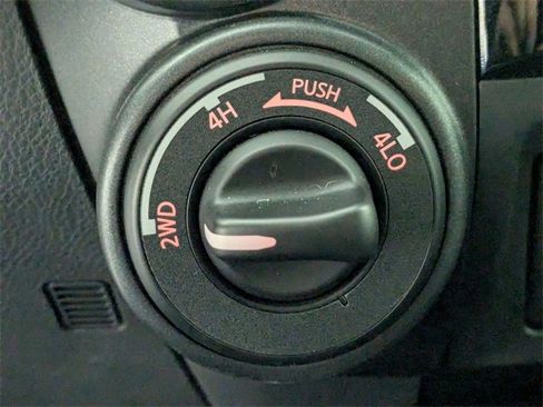 Used 2023 Nissan Titan PRO-4X w/ Pro-4x Convenience Package image 24