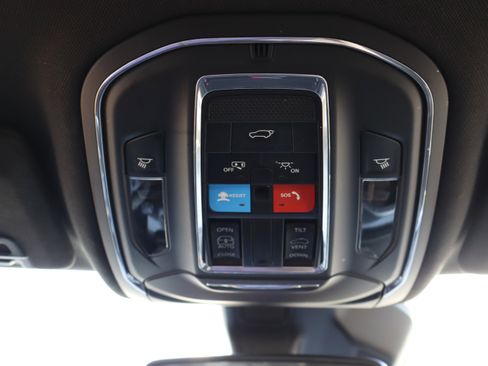 Used 2023 Jeep Grand Cherokee L Laredo image 30