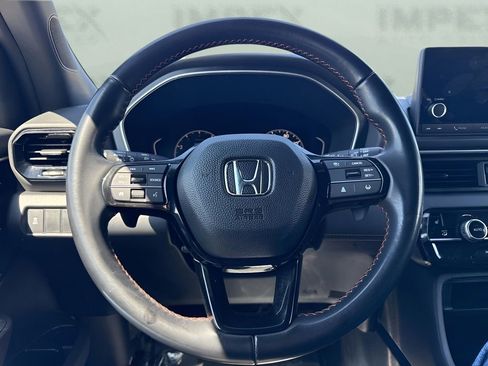 Used 2025 Honda Pilot Sport image 13