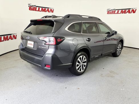 Used 2025 Subaru Outback Premium AWD/4WD image 4