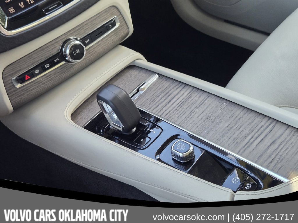 Certified 2023 Volvo XC90 B6 Plus w/ Protection Package Premier AWD/4WD image 17