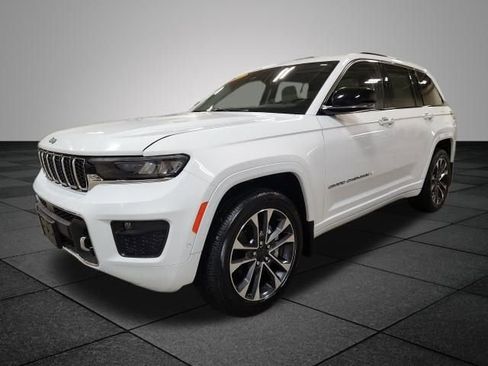 Used 2023 Jeep Grand Cherokee Overland w/ Luxury Tech Group IV image 8