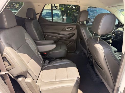 Used 2019 Chevrolet Traverse RS FWD image 15