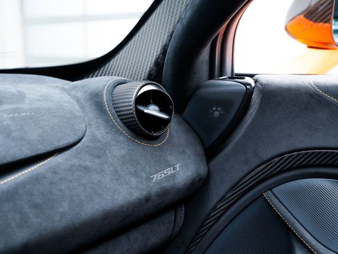 Used 2022 McLaren 765LT RWD image 28