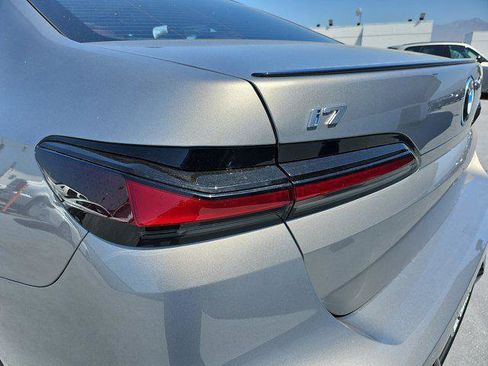 New 2025 BMW i7 xDrive60 image 37