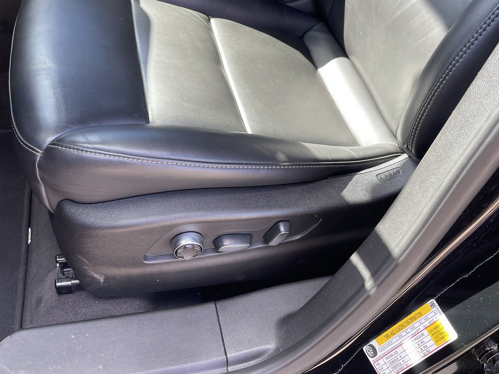 Used 2024 Cadillac XT4 Premium Luxury AWD/4WD image 18
