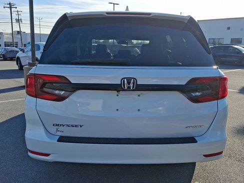 Certified 2023 Honda Odyssey Sport image 5