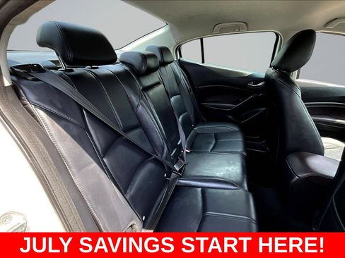 Used 2018 MAZDA MAZDA3 Touring FWD image 29