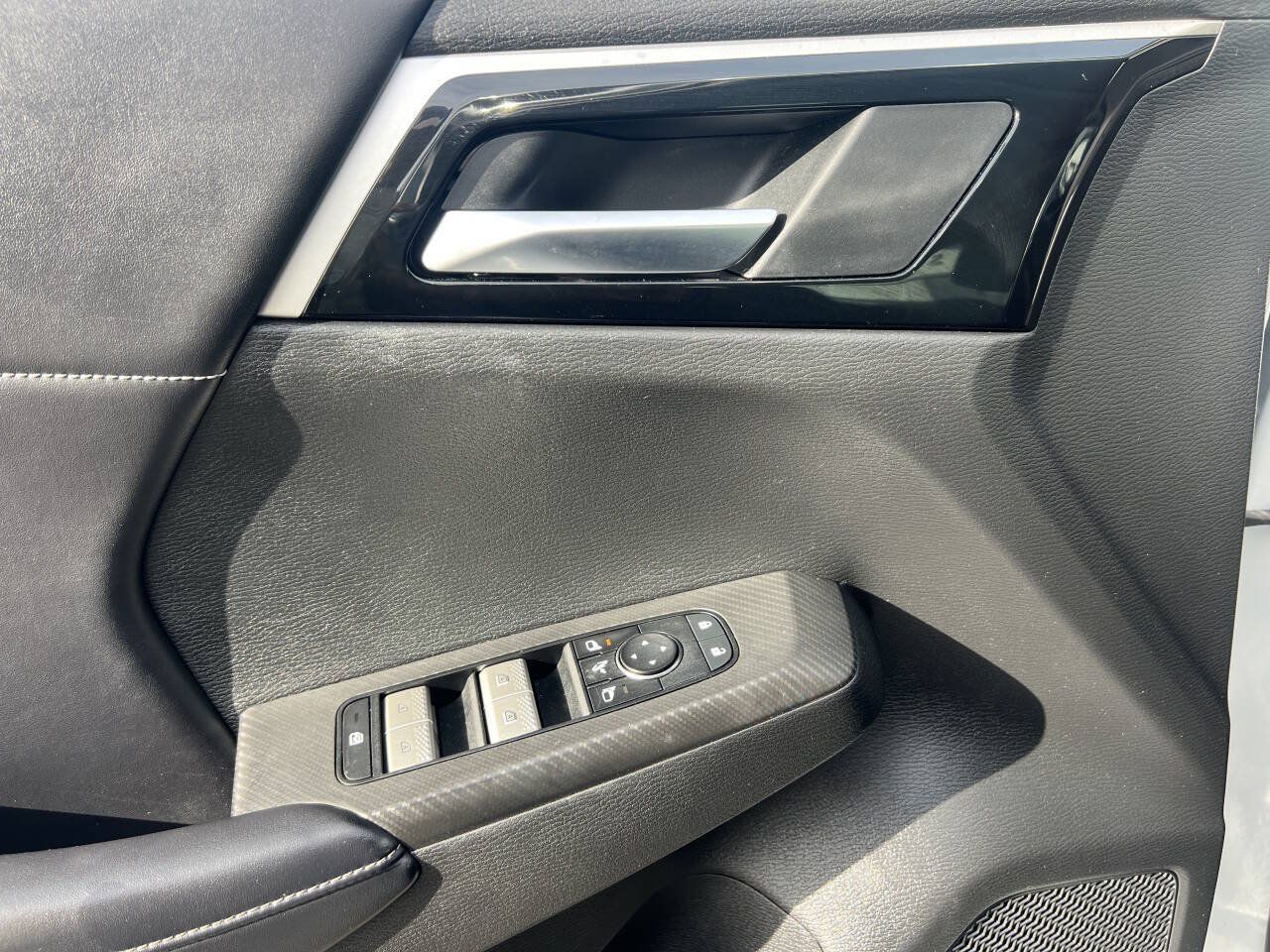 Used 2023 Mitsubishi Outlander SE AWD/4WD image 9
