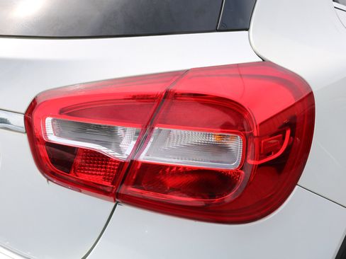 Used 2016 Mercedes-Benz GLA 250 image 10