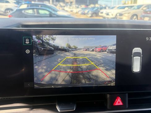 Used 2026 Kia Carnival FWD image 19
