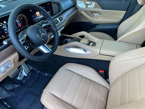 New 2026 Mercedes-Benz GLS 580 4MATIC image 10