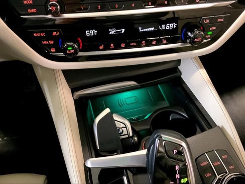 Used 2023 BMW 540i xDrive w/ Dynamic Handling Package image 33