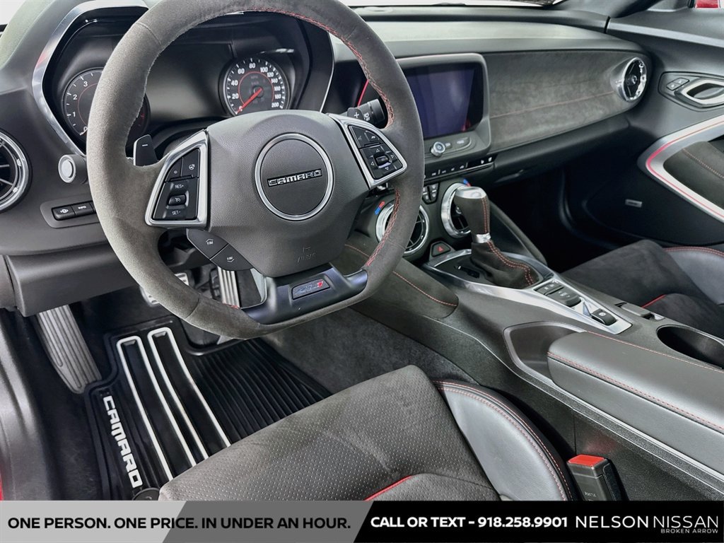 Used 2018 Chevrolet Camaro ZL1 RWD image 9