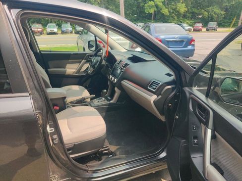 Used 2017 Subaru Forester 2.5i Premium w/ All-Weather Package image 15