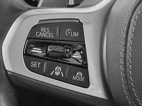 Used 2020 BMW X5 M50i image 22