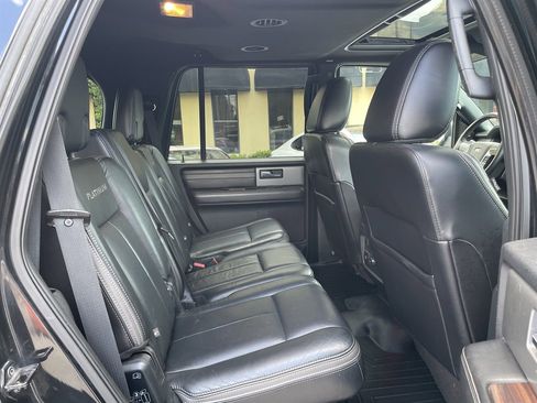Used 2015 Ford Expedition Platinum AWD/4WD image 25