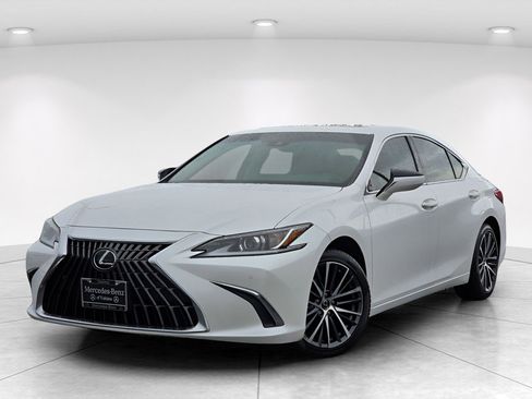 Used 2025 Lexus ES 300h w/ Premium Package FWD image 2