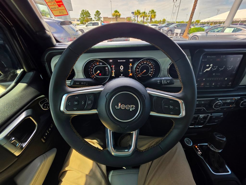 Used 2023 Jeep Gladiator Overland AWD/4WD image 19