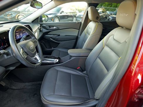 Used 2024 Chevrolet Trax ACTIV w/ Sunroof Package FWD image 19