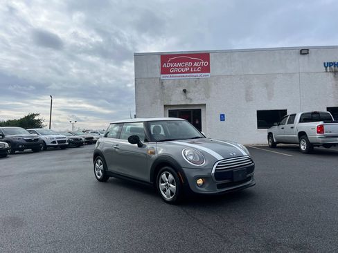 Used 2014 MINI Cooper 2-Door Hardtop image 7