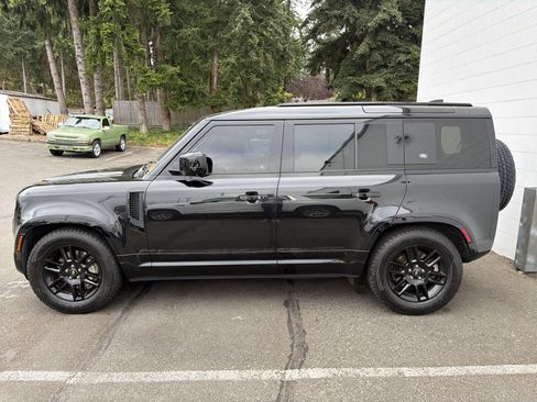 Used 2022 Land Rover Defender 110 X-Dynamic SE AWD/4WD image 2