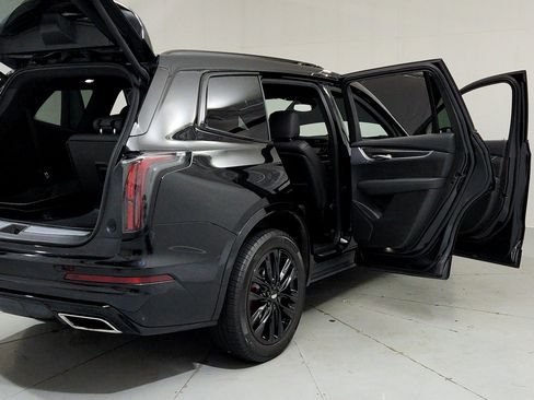 Certified 2024 Cadillac XT6 Sport w/ LPO, Floor Liner Package AWD/4WD image 7