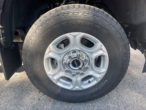 New 2025 Ford F350 XLT w/ FX4 Off-Road Package image 13