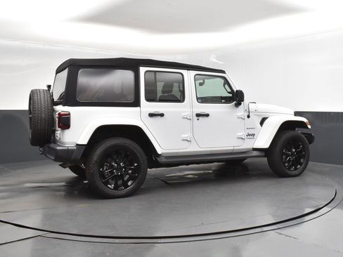 Used 2021 Jeep Wrangler Unlimited Sahara image 8