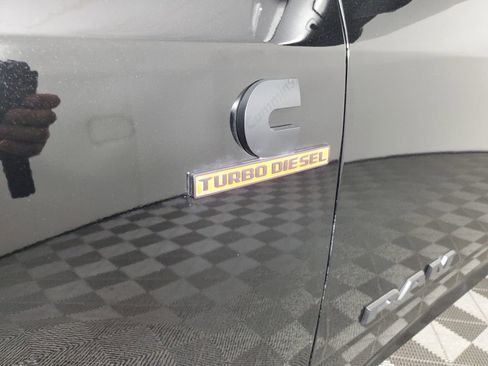 New 2025 RAM 2500 Laramie AWD/4WD image 12