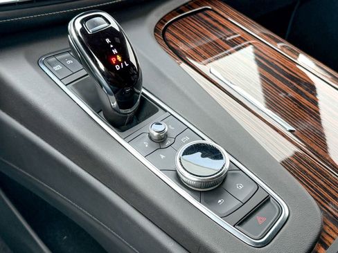 Certified 2022 Cadillac Escalade Luxury image 22