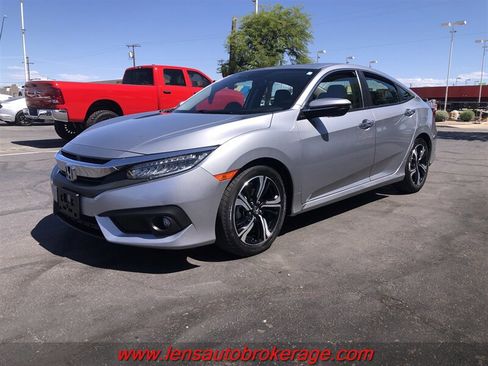 Used 2016 Honda Civic Touring image 4