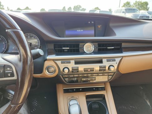 Used 2016 Lexus ES 350 w/ Premium Package w/Wood Trim FWD image 34