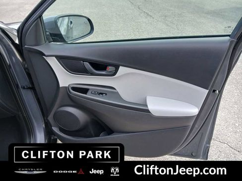 Used 2023 Hyundai Kona SEL AWD/4WD image 14