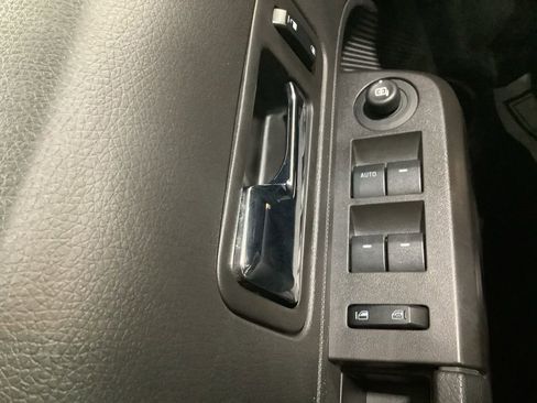 Used 2010 Ford Edge SEL image 12