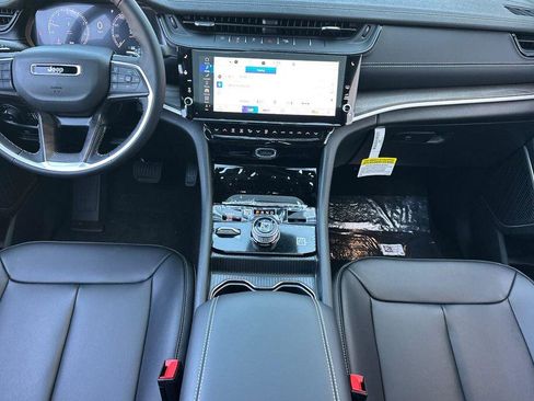 New 2026 Jeep Grand Cherokee Limited image 13