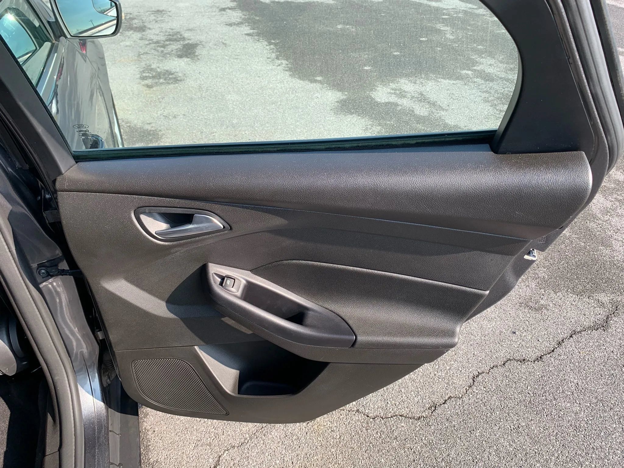 Used 2016 Ford Focus SE FWD image 26