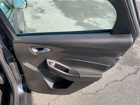 Used 2016 Ford Focus SE image 26