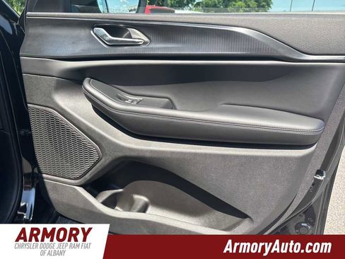 New 2025 Jeep Grand Cherokee L Laredo w/ Luxury Tech Group I image 34