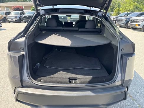 Used 2026 Tesla Model Y 2WD image 32