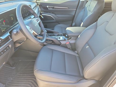 New 2025 Kia Telluride S image 3