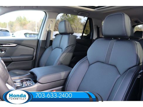 New 2025 Honda Pilot Touring image 23