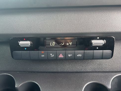 Used 2021 Freightliner Sprinter 3500 RWD image 25