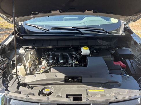 Used 2025 Nissan Pathfinder SV image 35