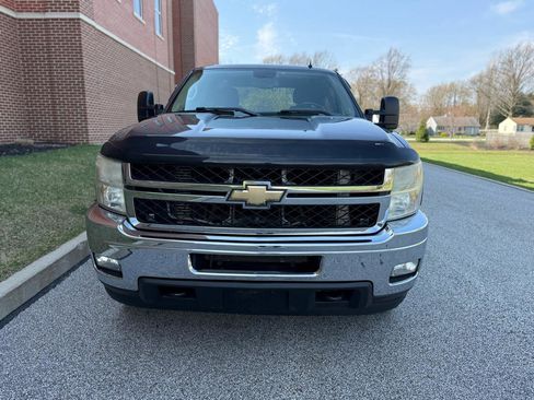Used 2011 Chevrolet Silverado 2500 LT w/ Interior Plus Package AWD/4WD image 2